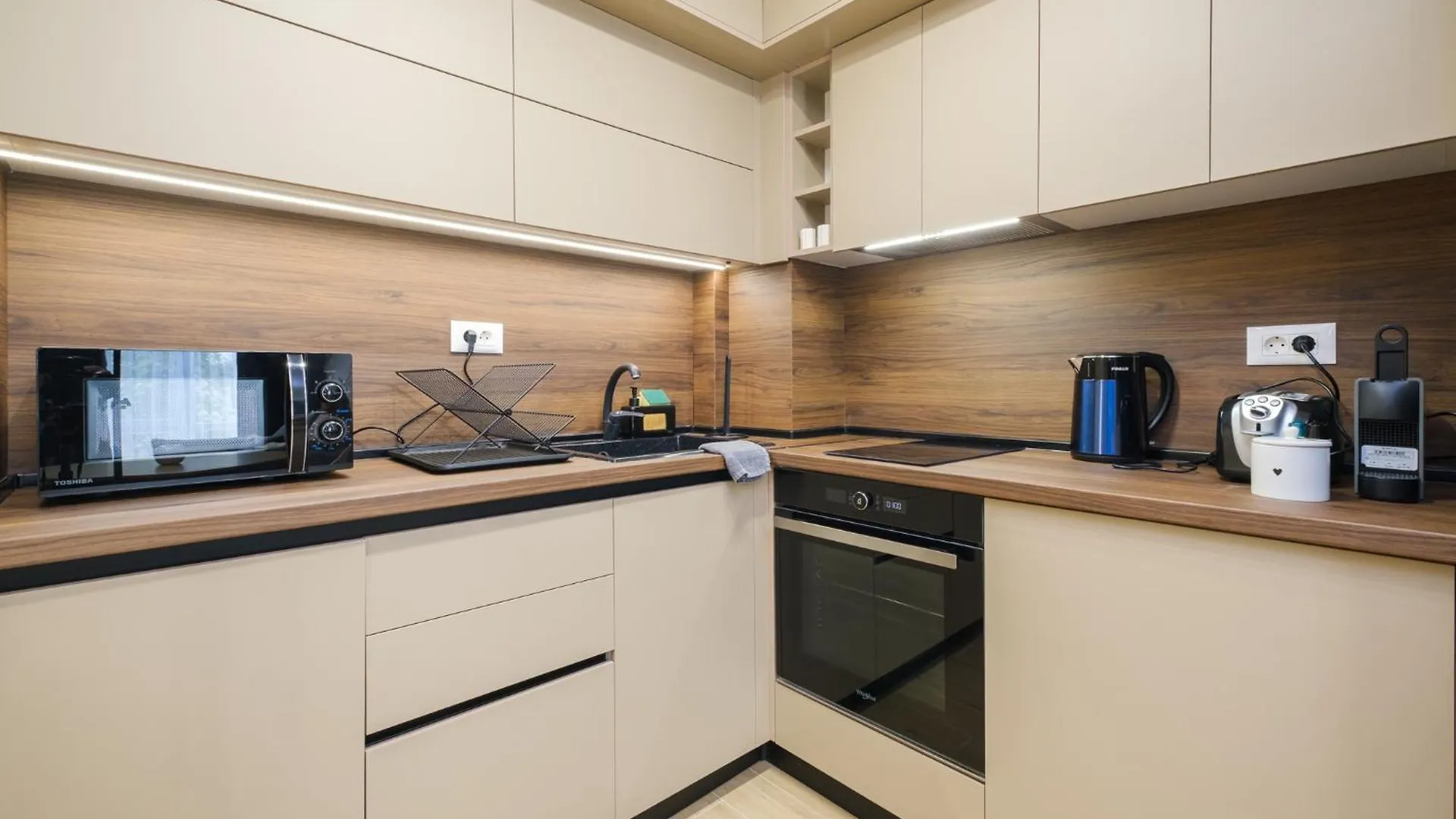 Bright & Spacious Central Plovdiv Apartments With Free Parking