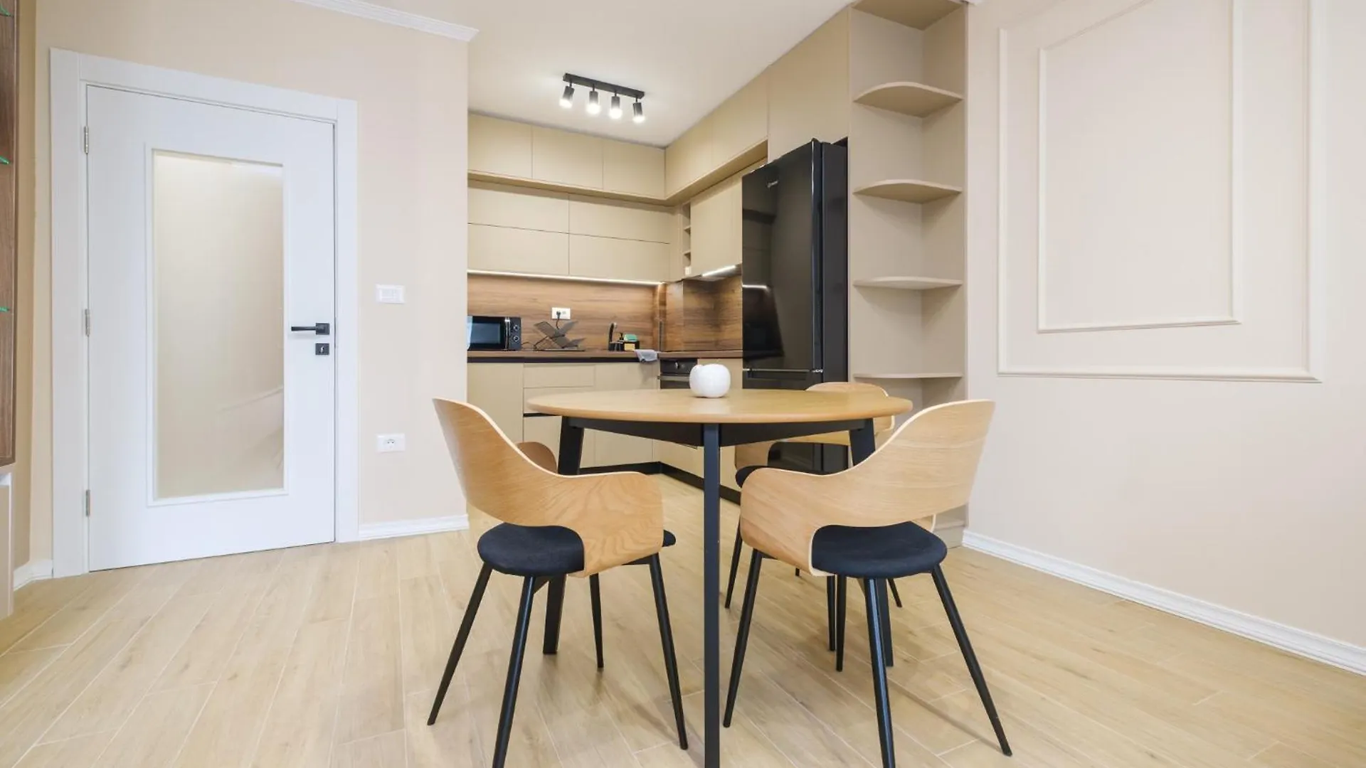 Bright & Spacious Central Plovdiv Apartments With Free Parking Bulgarien