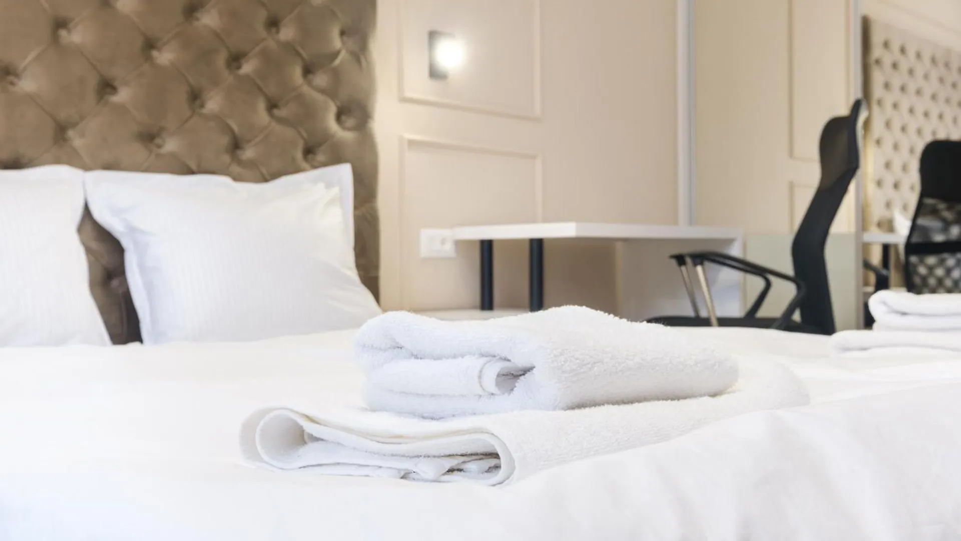 Bright & Spacious Central Plovdiv Apartments With Free Parking 0*,  Bulgarien