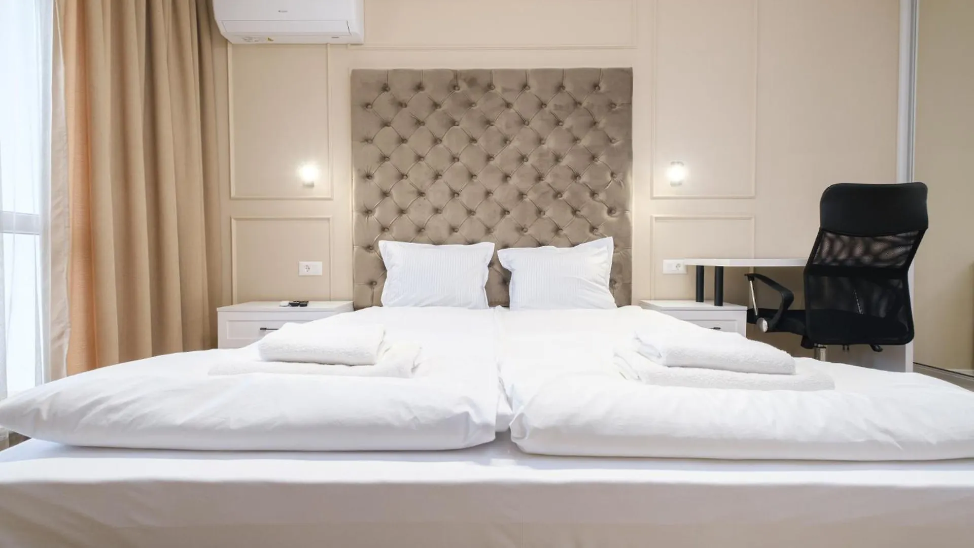 Bright & Spacious Central Plovdiv Apartments With Free Parking 0*,  Bulgarien