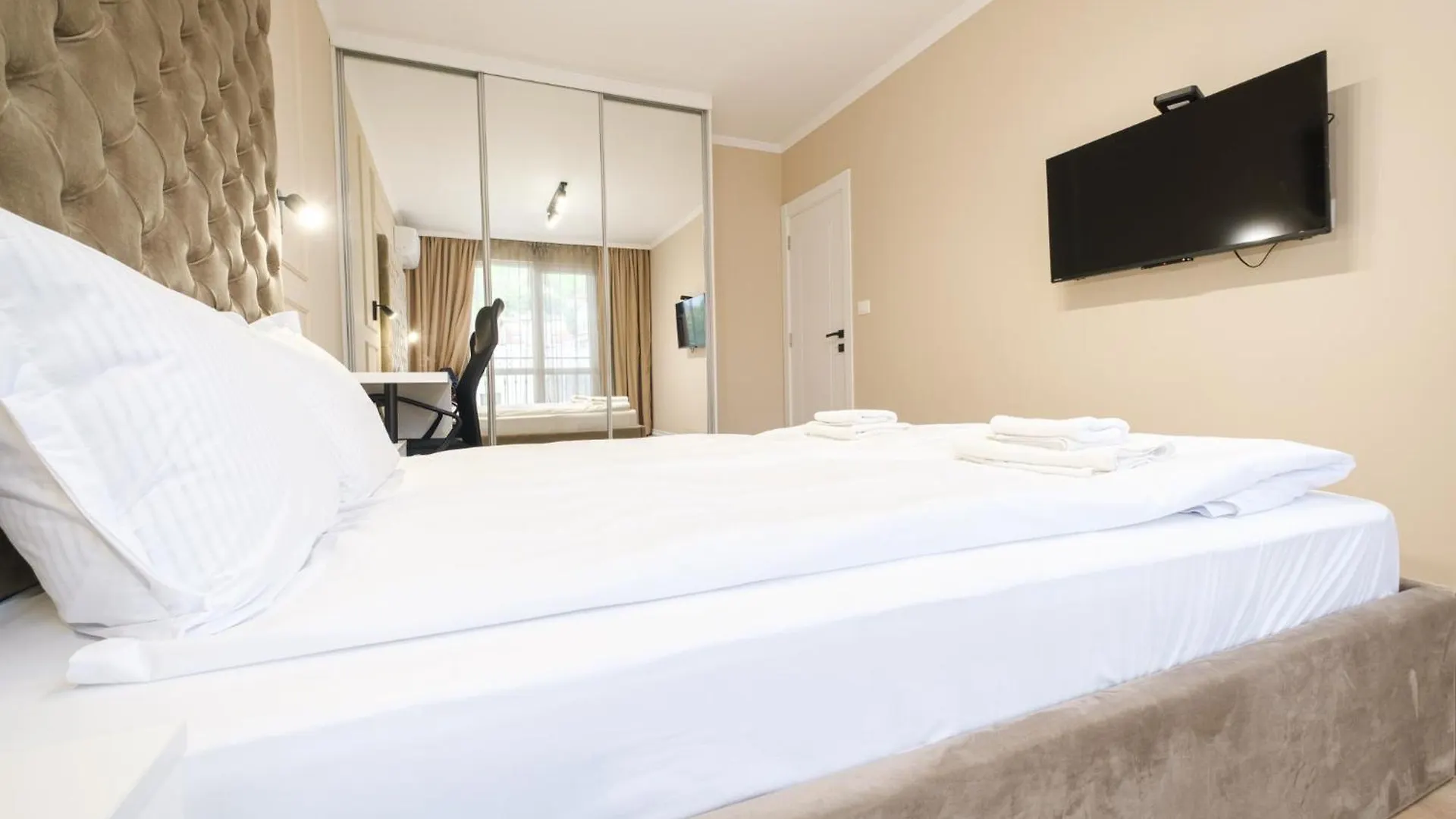 Bright & Spacious Central Plovdiv Apartments With Free Parking