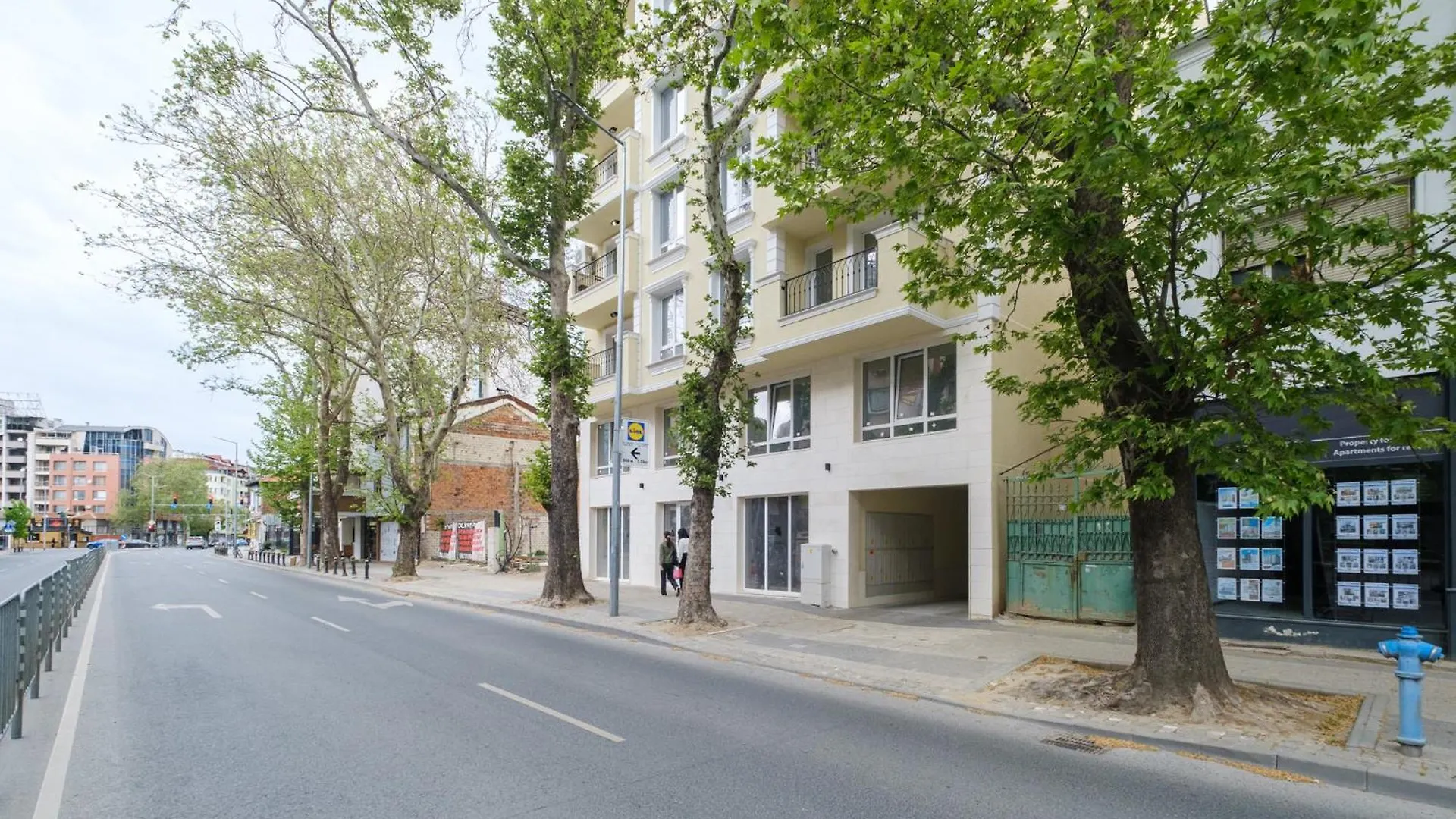 Bright & Spacious Central Plovdiv Apartments With Free Parking